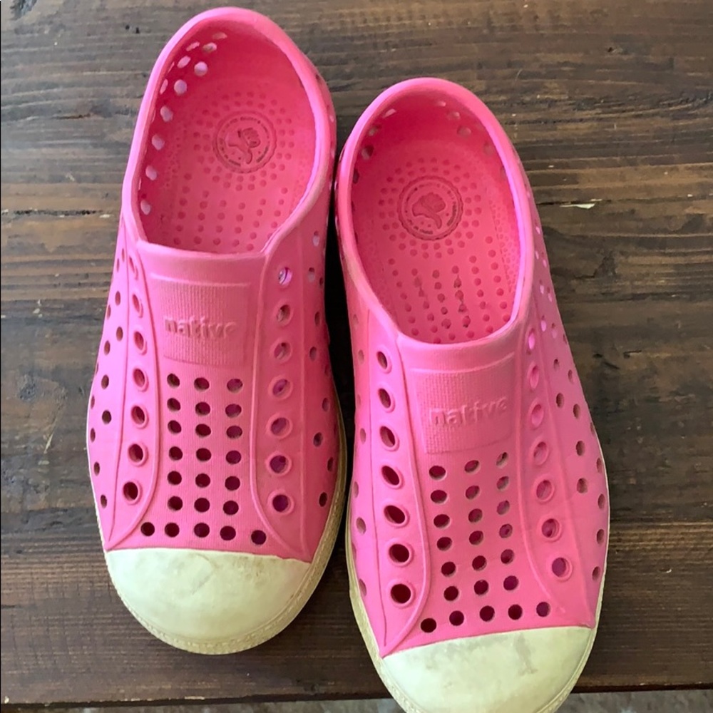 Girls natives size 10 gently used
